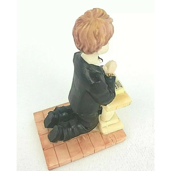 Boy Praying at Alter Communion Figurine Porcelain 3 inches - Picture 4 of 6